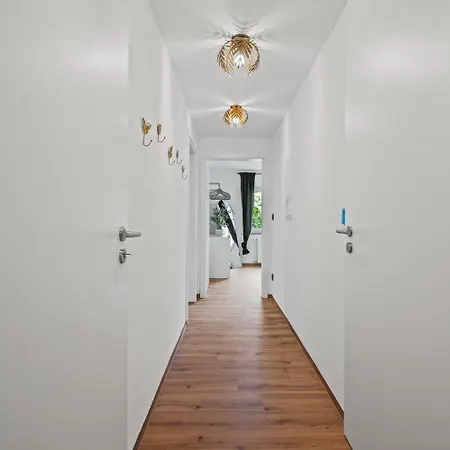 Frida Kahlo Am Bodensee 크레스브론암보덴지